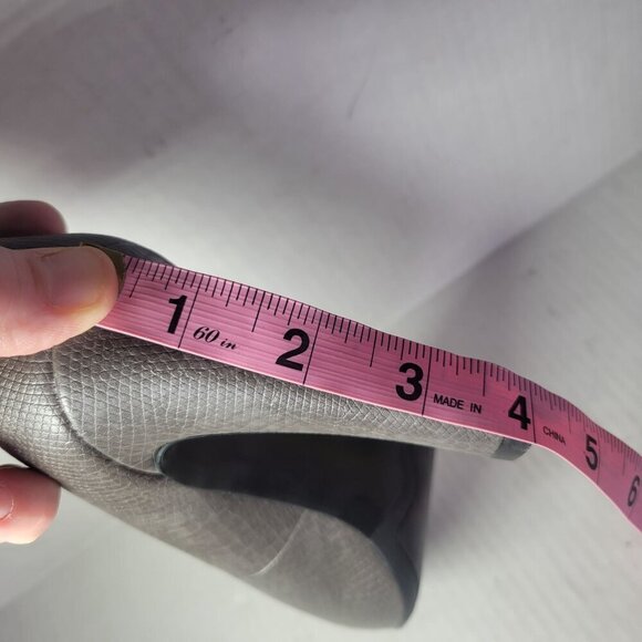 Franco Sarto Cicero Gray Textured Faux Leather High Heels Size 6M - Picture 6 of 8